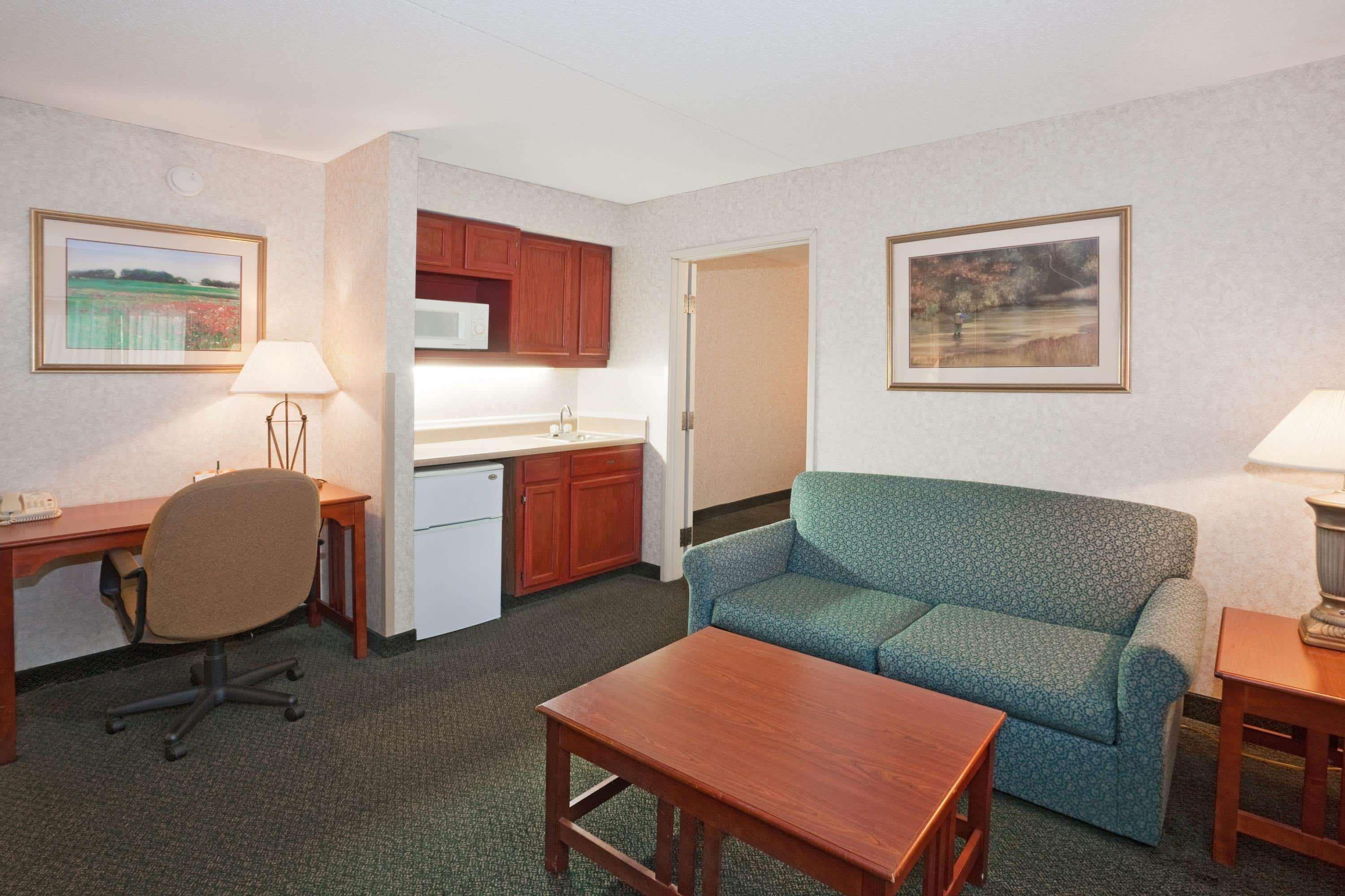 La Quinta By Wyndham Overland Park Extérieur photo