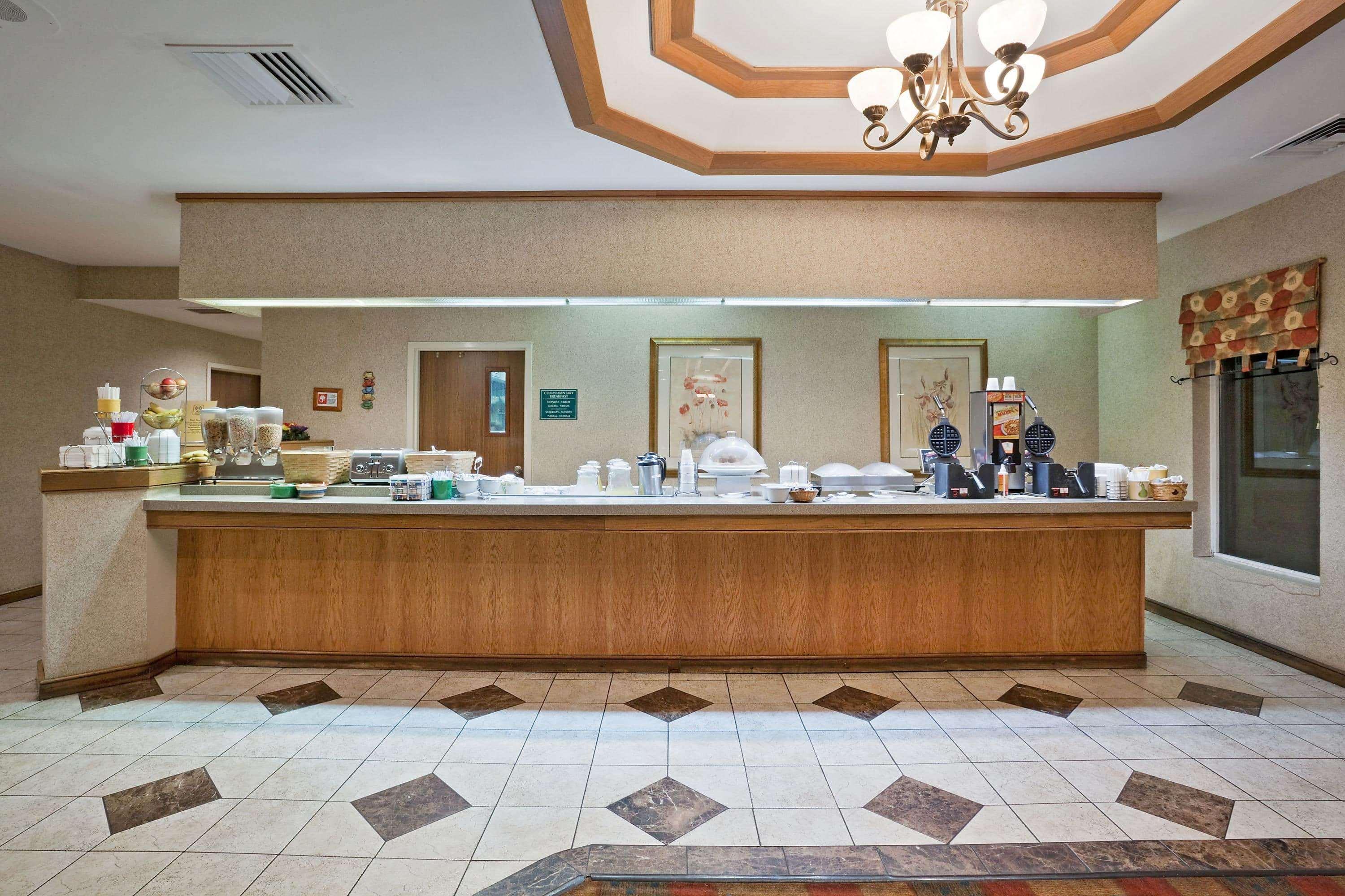 La Quinta By Wyndham Overland Park Extérieur photo