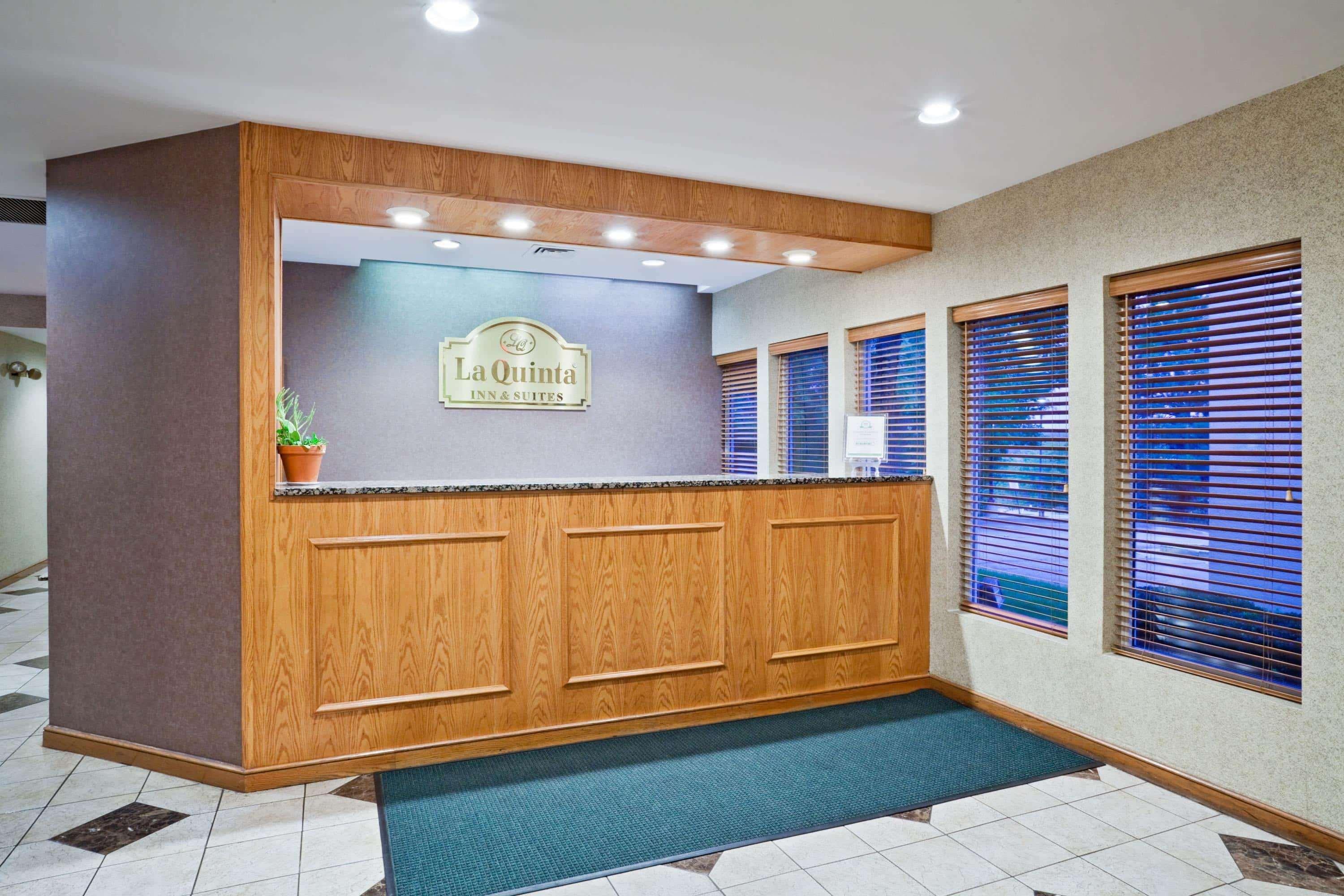 La Quinta By Wyndham Overland Park Extérieur photo